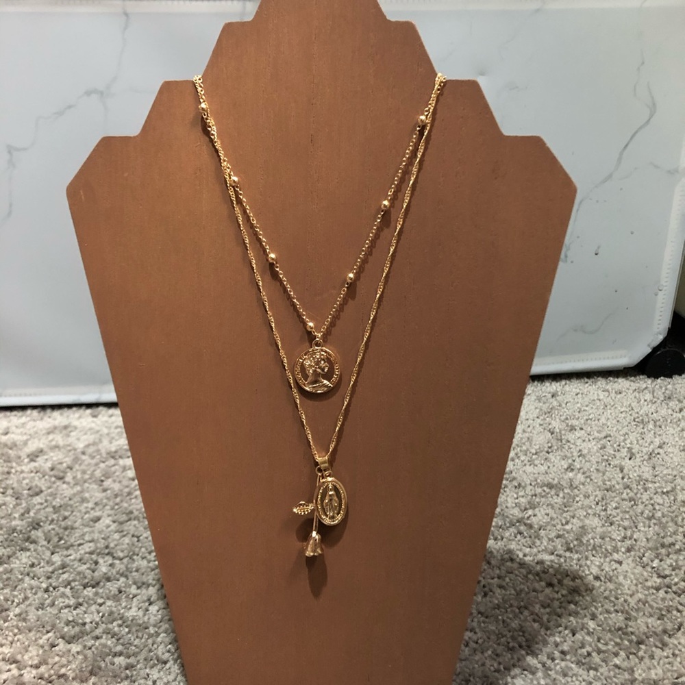 🆕 3 pendent Rose and coin pendent necklace - Picture 4 of 5